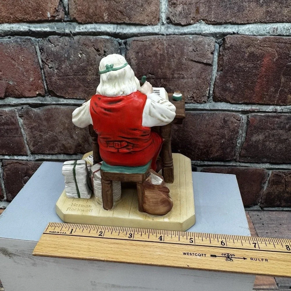The Norman Rockwell‎ Museum Christmas Figurine 